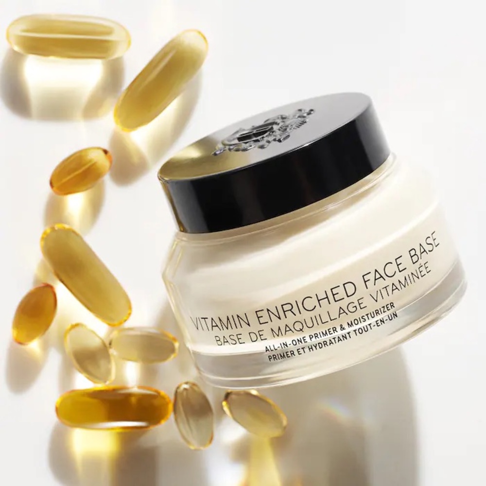 Bobbi Brown
Vitamin Enriched Face Base Priming Moisturizer
